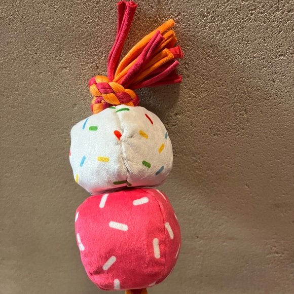 🎉 HP 🎉 🆕 Dunkin Donuts x Bark Dunkin Signature Latte Dog Toy - Picture 4 of 14